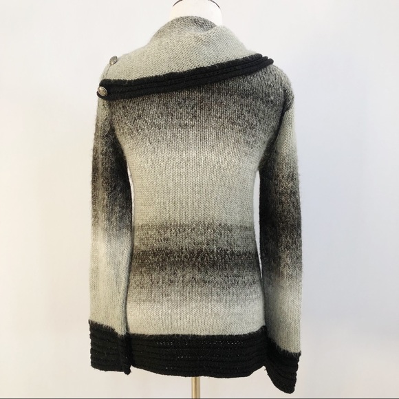 Clara Vitti gray black button neck sweater tunic - Picture 4 of 6